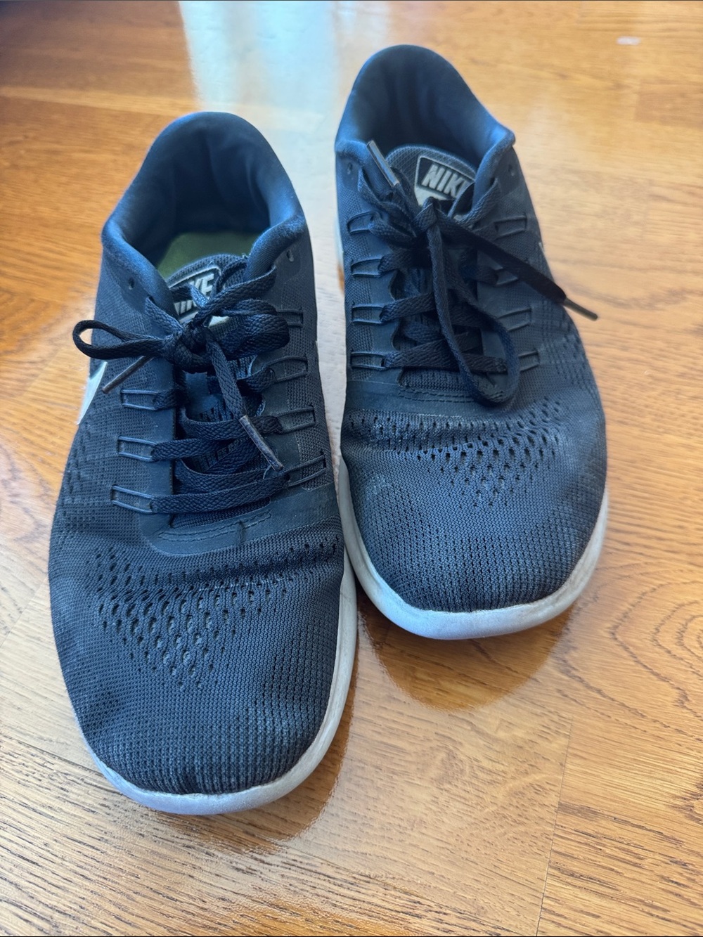 Nike Women’s FREE RUN Training Shoes with White Soles